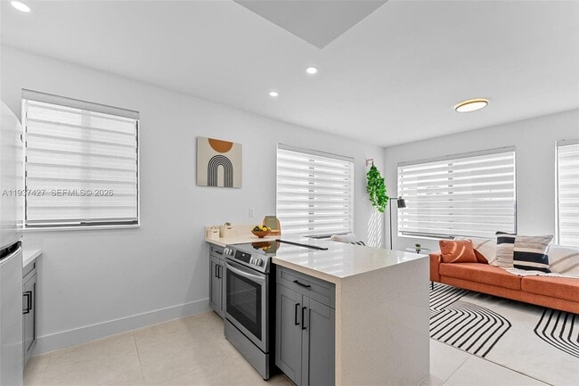 Building Photo - 1144 SW 4th St