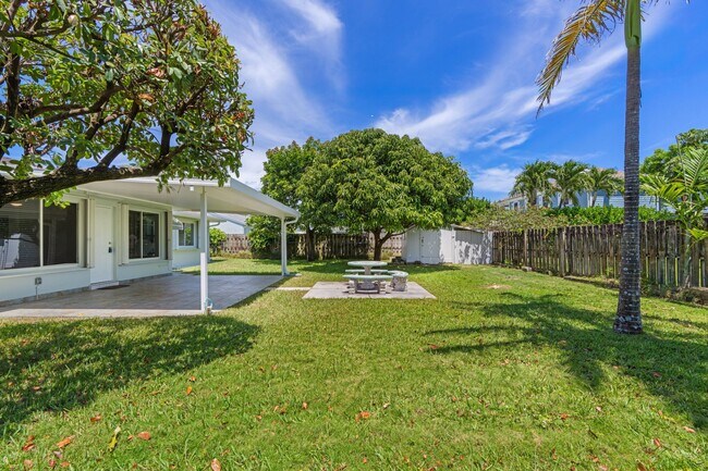 Building Photo - 360 Palmetto St