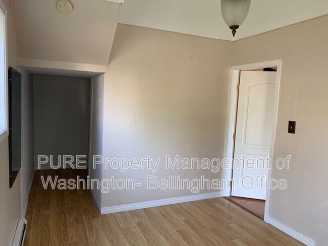 Building Photo - 1350 Mitchell Ave