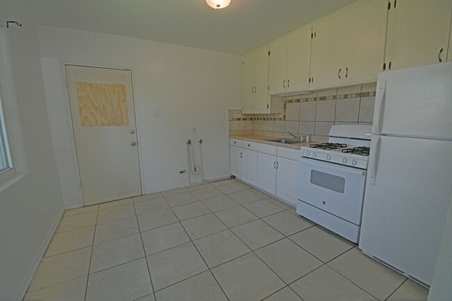 Building Photo - Charming 2bd/1ba Available for Move In