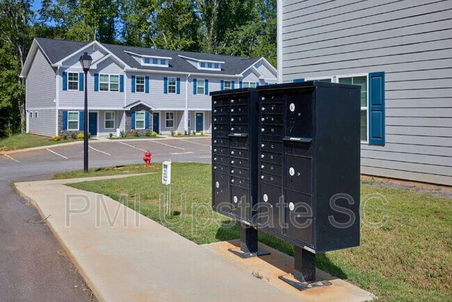 Building Photo - 105 Pendleton Place Way