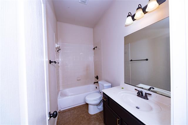Building Photo - 403 Bellflower Ct