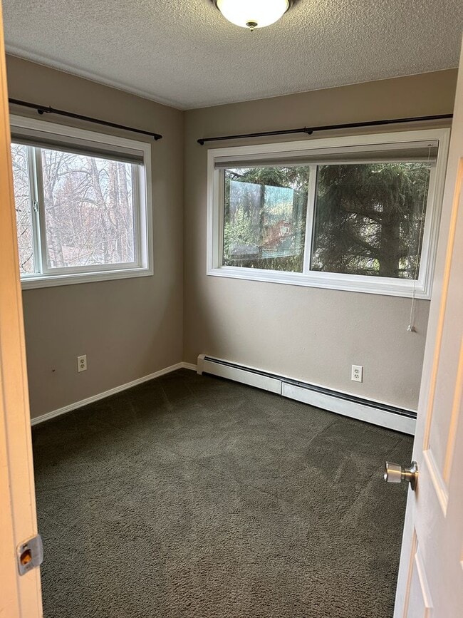 Building Photo - 4943-4945 Vance DR - SL