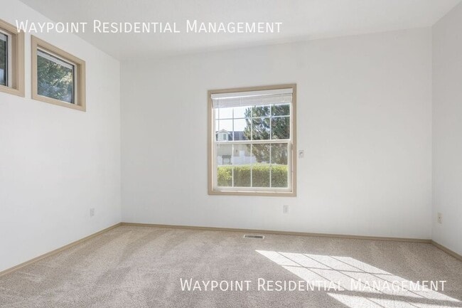 Building Photo - 9640 W Sleepy Hollow Ln