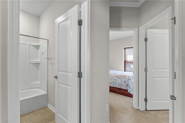 Building Photo - 410 Fairmont Dr