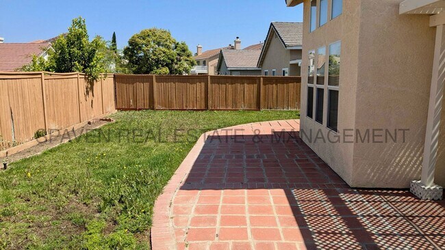 Building Photo - Two Story Orangecrest Home