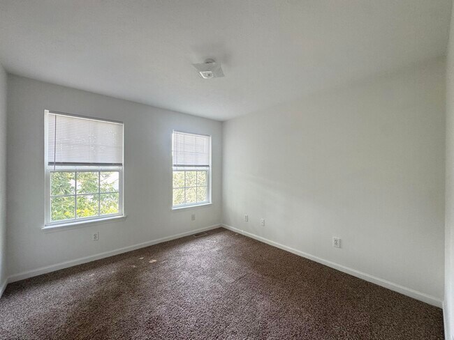 Building Photo - 1132 Jonestown Ln