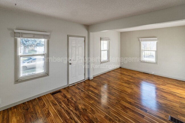 Building Photo - 707 E Providence Ave