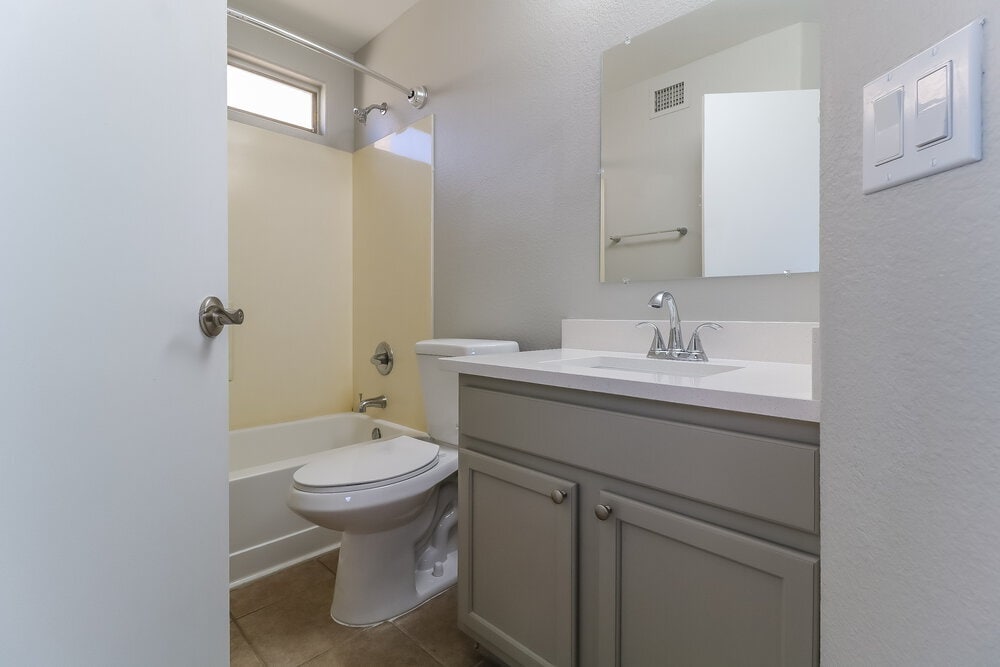 Building Photo - 12834 W Windsor Ave