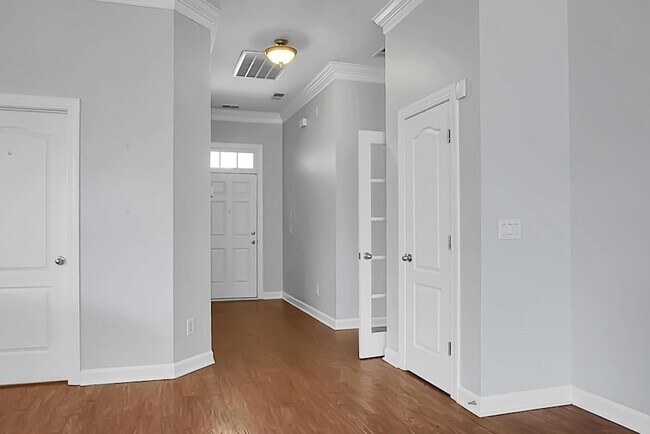 Building Photo - 345 Fox Ridge Ln