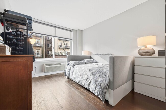 Building Photo - 1450 Washington St