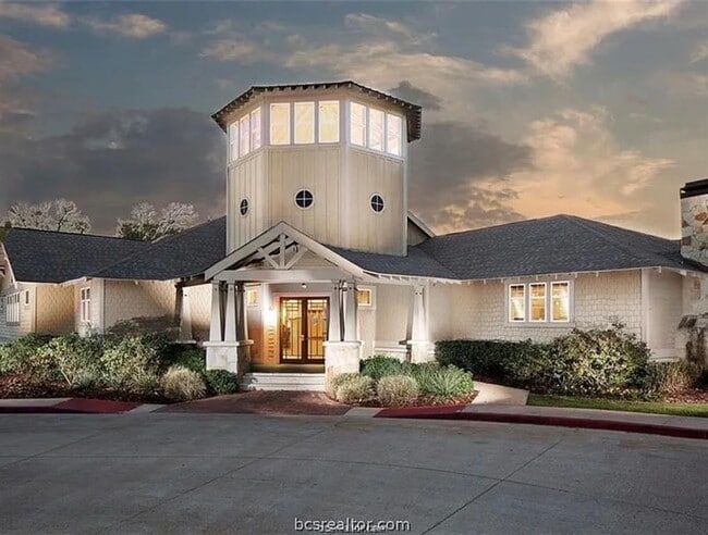 Building Photo - 1725 Harvey Mitchell Pkwy S