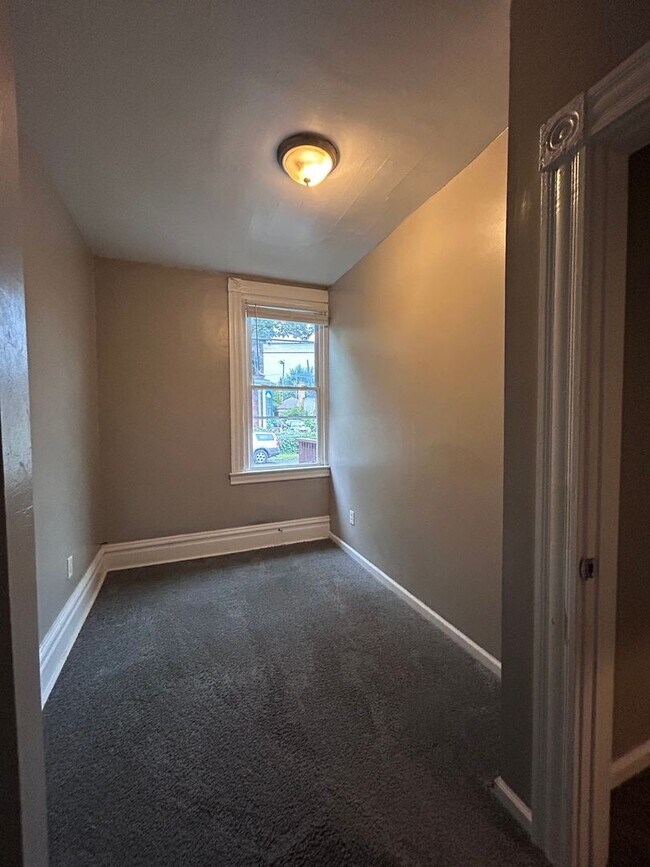 Building Photo - 1303 Woodland Ave