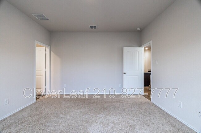 Building Photo - 825 Gerardia Ct