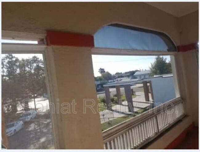 Building Photo - 307 Virginia St