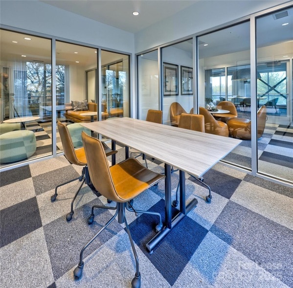 Building Photo - 8501 University Executive Park Dr