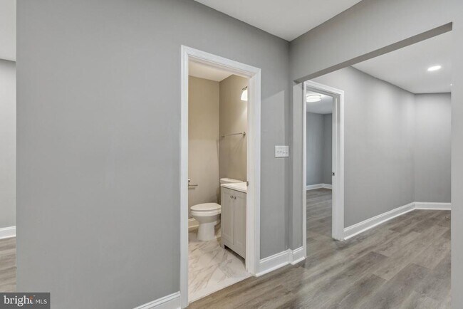 Building Photo - 405 34th St SE