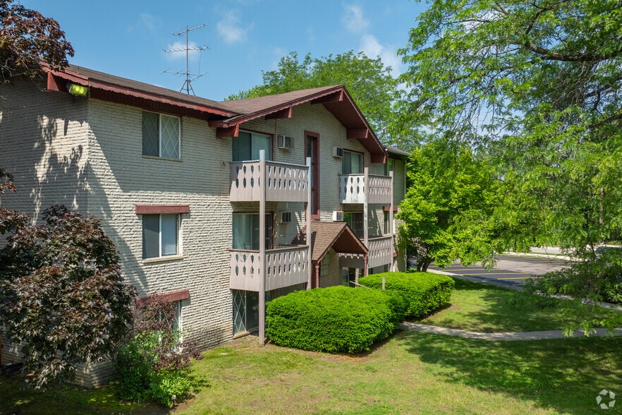 Building Photo - Lakeview Apartments