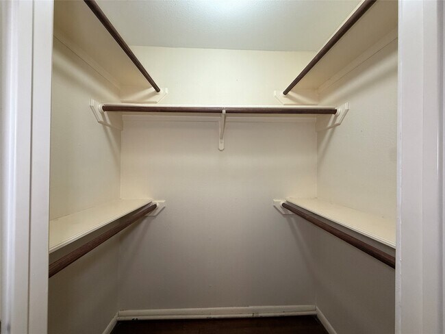 Building Photo - 1530 Heights Blvd