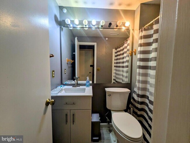 Building Photo - 10714 Gideon Ct