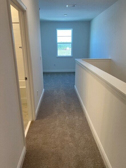 Building Photo - 3862 Knotty Pne St