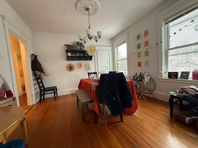 Building Photo - 98 Cypress St