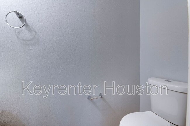 Building Photo - 47 Wickerdale Pl