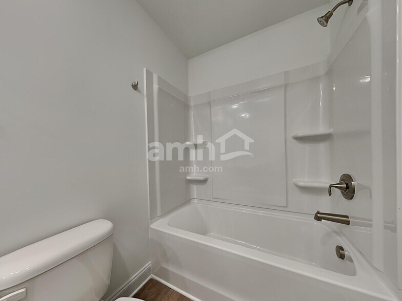 Building Photo - 304 Sharpe Ct