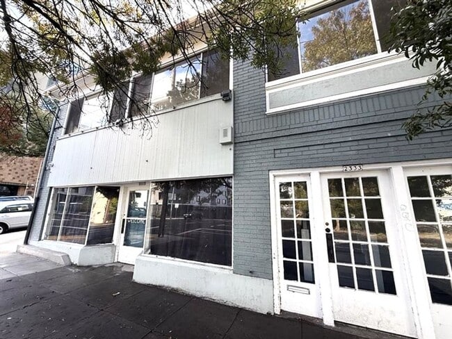 Building Photo - 2333 SW 6th Ave