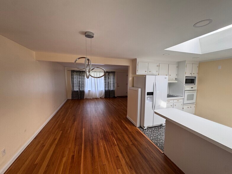Building Photo - 47 Ashwood Cir