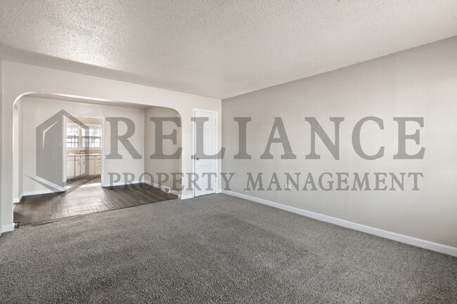 Building Photo - 1125 W 16th St N