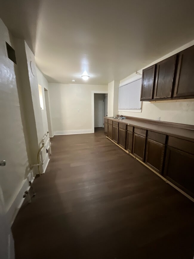 Building Photo - 104 Lake St