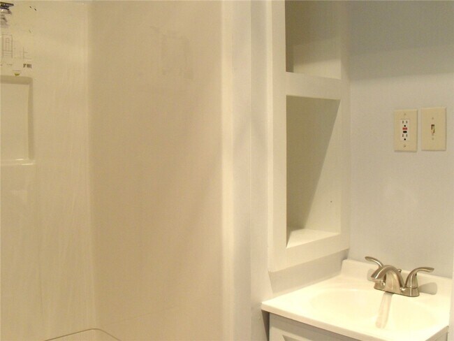 Building Photo - 51 Elmerston Rd