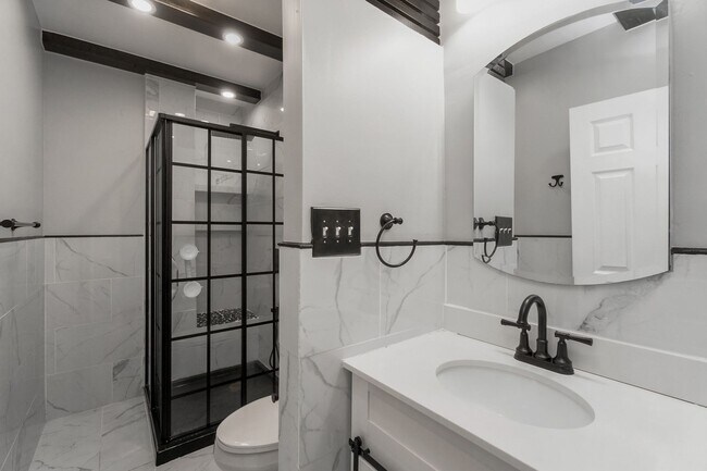 Building Photo - 137-139 Main St