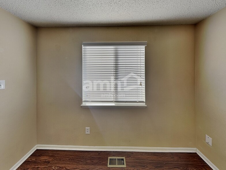 Building Photo - 11393 Gray St