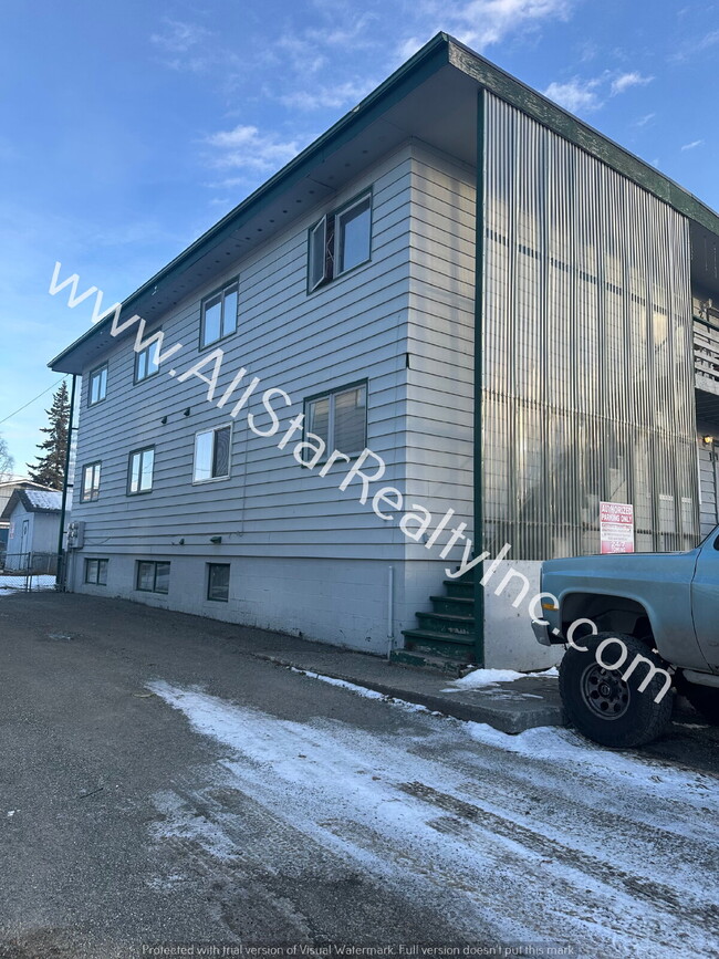 Building Photo - 1559 Karluk St