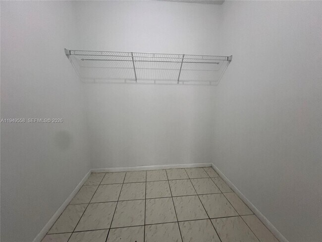 Building Photo - 200 W Park Dr