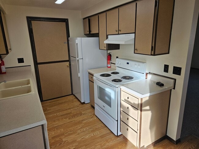 Building Photo - 677n52