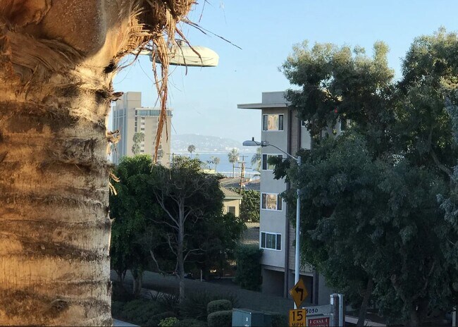 Building Photo - 5051 La Jolla Blvd