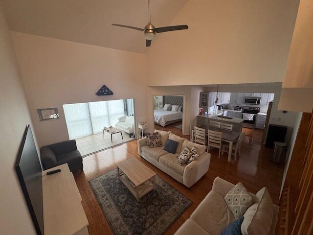 Building Photo - 2604 Fairway Dr N