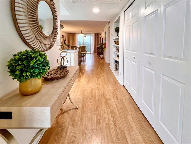 Building Photo - 3010 N Course Dr