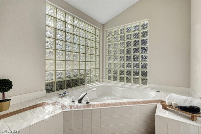 Building Photo - 1405 Sunblush Ln