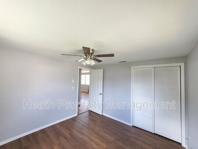Building Photo - 3330 Rosefield Dr