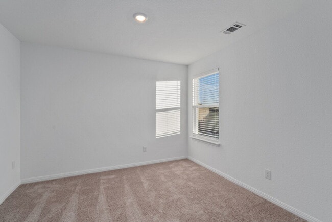 Building Photo - Step into a roomy Elgin residence designed for easy living and everyday convenience.