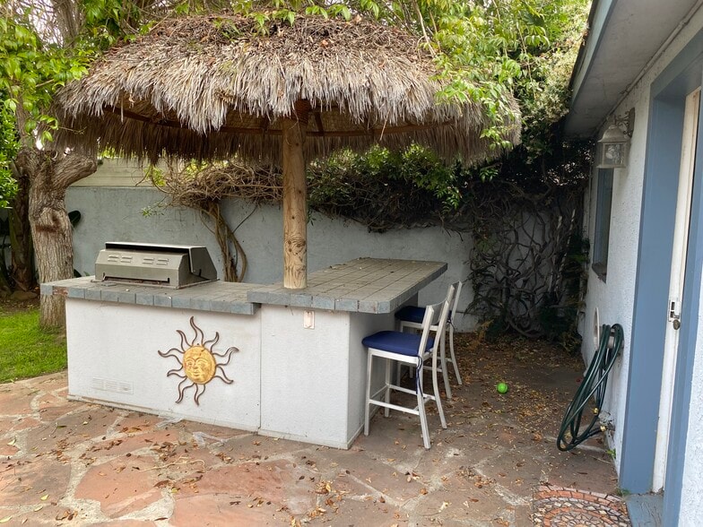 Building Photo - 3652 Promontory St