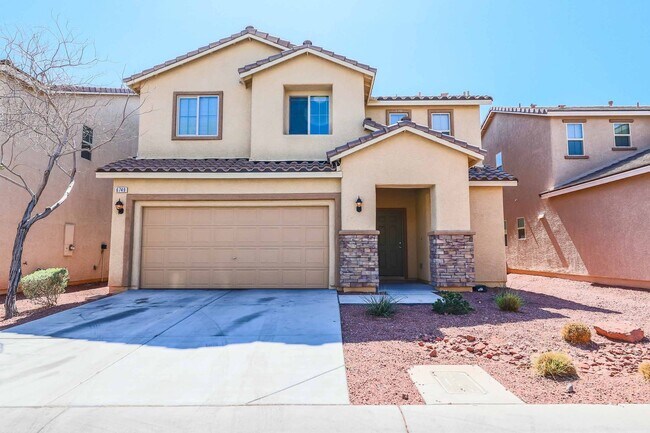 Building Photo - Charming 4 Bedroom Home in Gated Community with Community Pool & Courtyard Entry!
