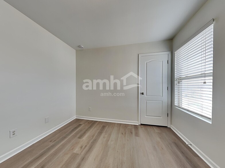 Building Photo - 15141 Taylor Ridge Ln