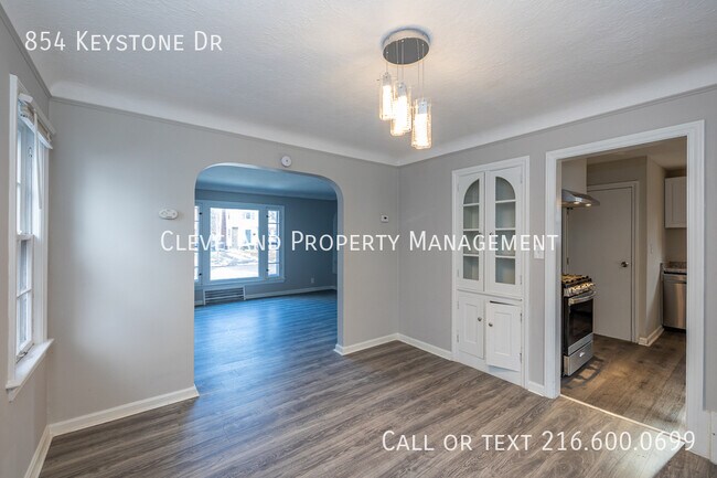 Building Photo - 854 Keystone Dr