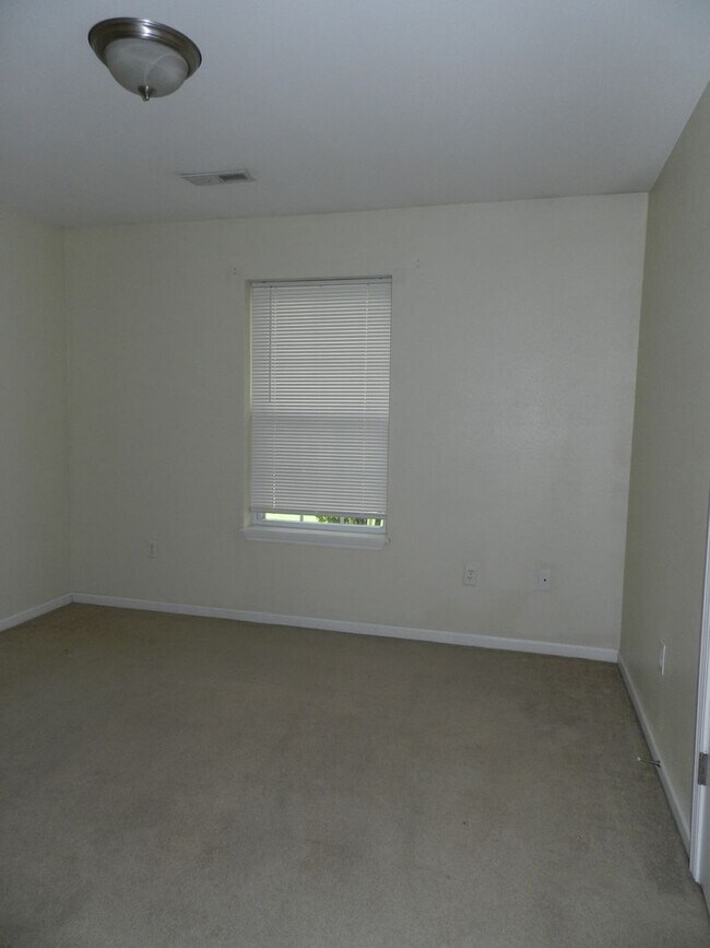 Building Photo - 222 Settlers Pass