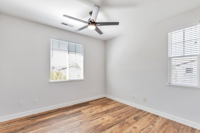 Building Photo - 7531 Edinburgh Way